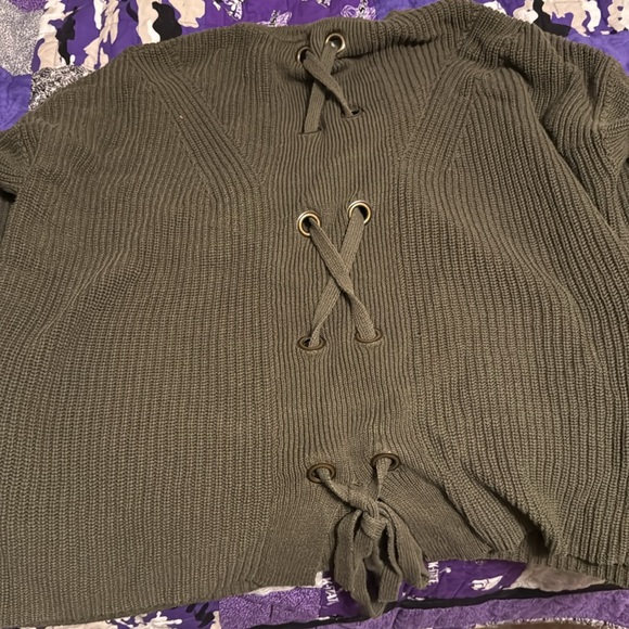 Sweater - Picture 3 of 3